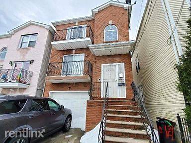 Main picture of 442 S 19th St