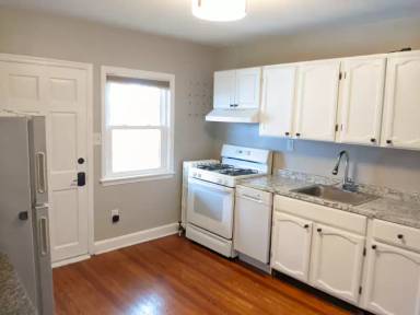 Main picture of 736 Braeside Rd