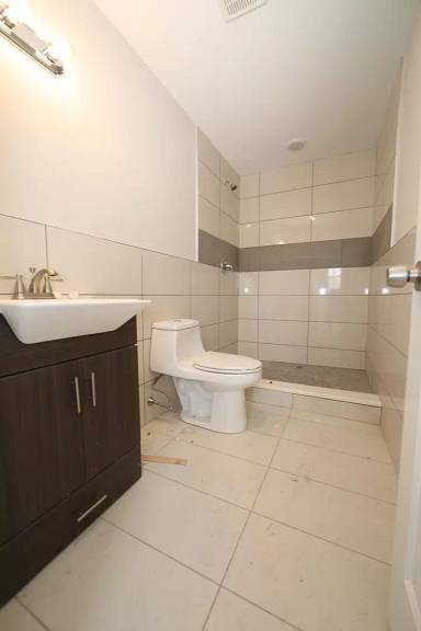 Main picture of 3500 Kensington Ave