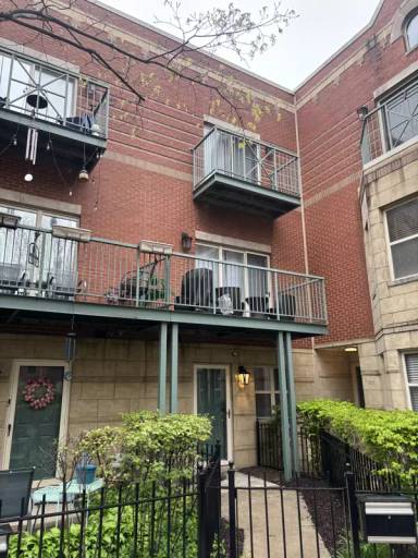 Main picture of 4530 S Woodlawn Ave