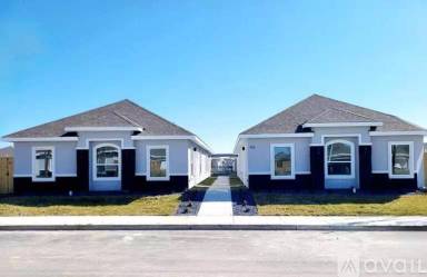 Main picture of 918 N Abbey Ave
