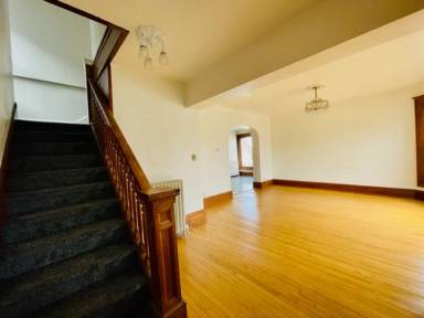 Main picture of 912 Doty St