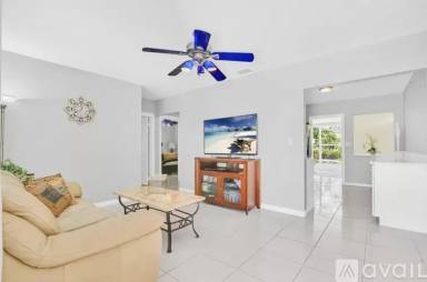 Main picture of 822 Avenida Hermosa