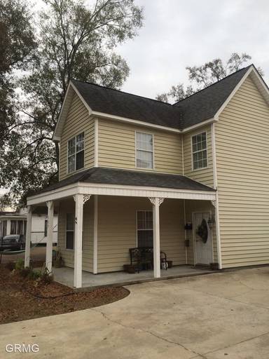 Main picture of 210 E Church St