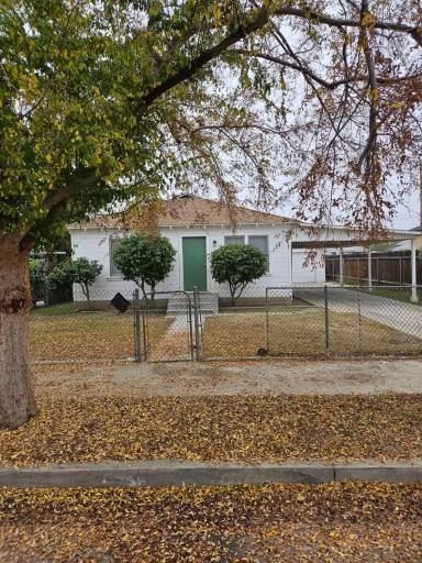 Main picture of 251 E Orange Ave