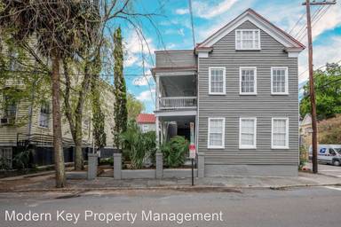 Main picture of 123 Smith St