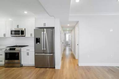 Main picture of 14 Atkins St