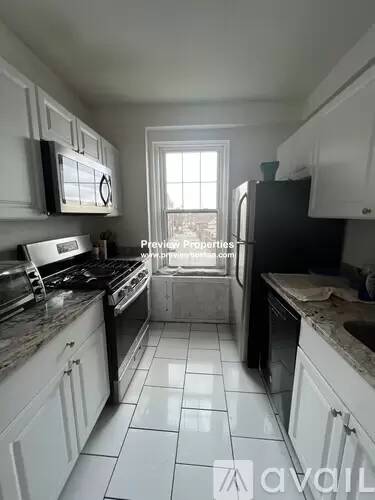 Main picture of 2003 Commonwealth Ave