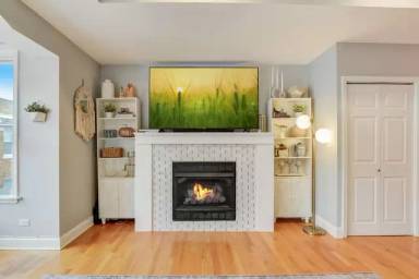 Main picture of 6906 N Lakewood Ave