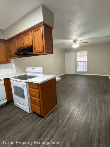 Main picture of 5009 Green Tree Ln