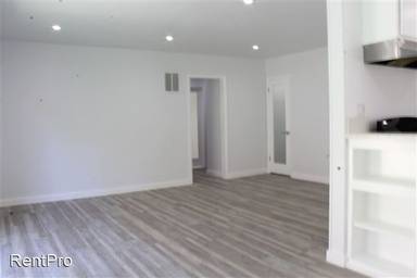Main picture of 9022 Harratt St