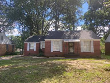Main picture of 1010 Echles St