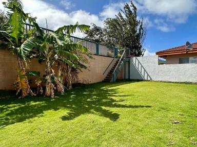 Main picture of 1379 Owaka St