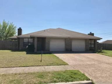 Main picture of 3012 Honeysuckle Cir