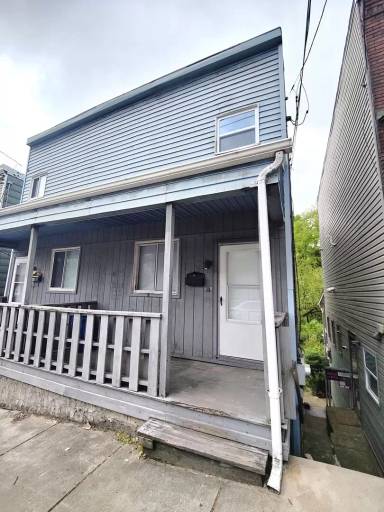 Main picture of 2663 S 18th St