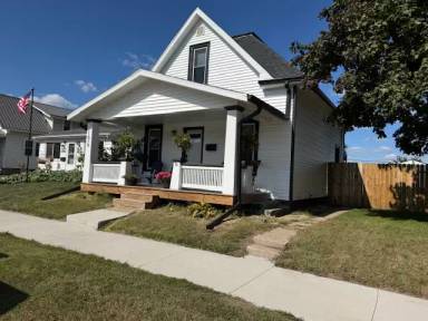 Main picture of 1819 D St SW