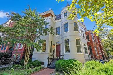 Main picture of 901 N Carolina Ave SE
