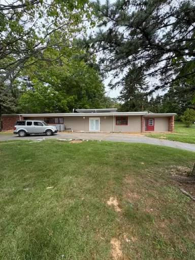 Main picture of 2406 Browns Mill Rd