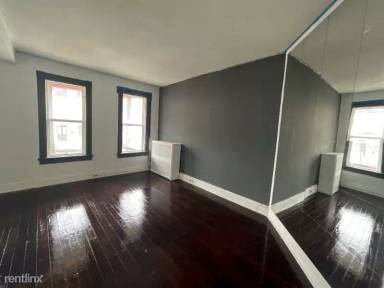 Main picture of 506 E 41st St