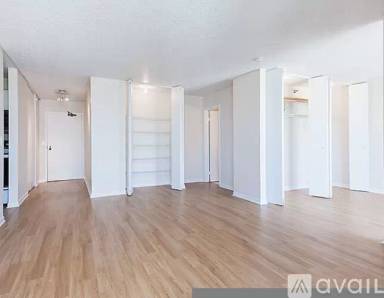 Main picture of 1212 N La Salle Dr Apartments