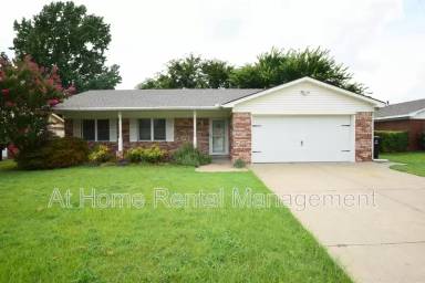 Main picture of 1608 S 1st Pl