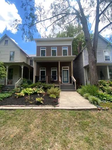 Main picture of 3603 E Marshall St