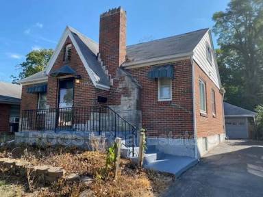 Main picture of 1944 Victoria Ave