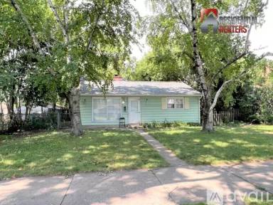 Main picture of 5657 N 58th St