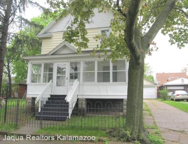 Main picture of 831 Franklin St