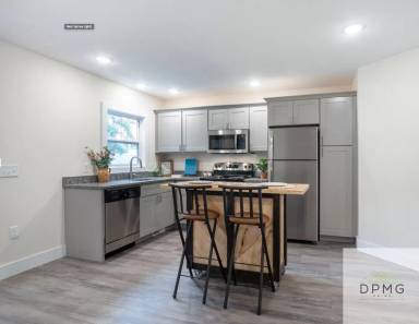 Main picture of 414 Haven St