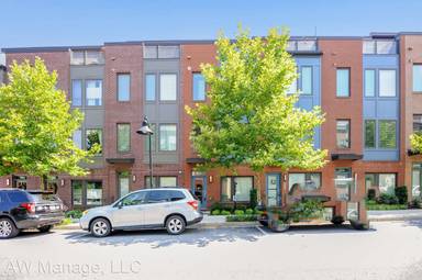Main picture of 4555 Longfellow St