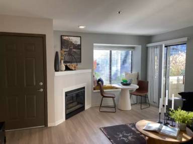 Main picture of 2000 Kalmia Ave