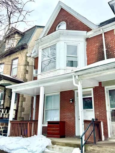 Main picture of 540 Montclair Ave