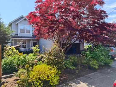 Main picture of 3511 NE 43rd St