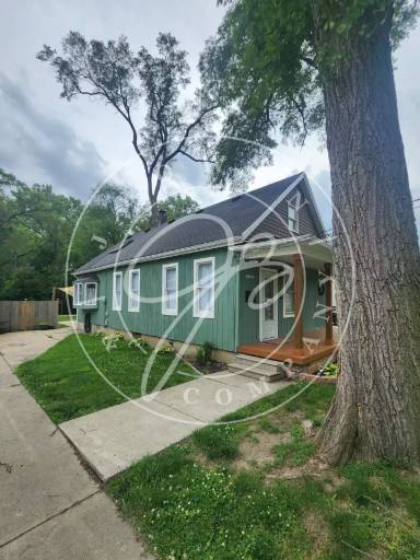 Main picture of 2341 Kemper Ave