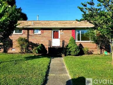 Main picture of 102 Verbov Ave