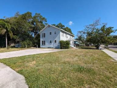 Main picture of 2727 49th St S