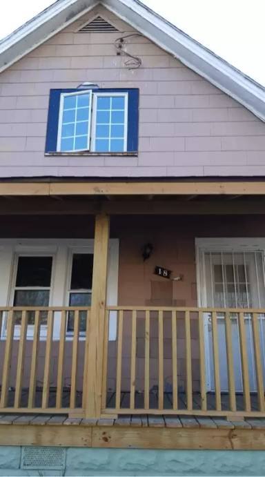 Main picture of 18 Sobieski St