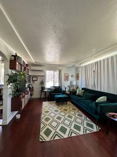 Main picture of 601 S 64th St