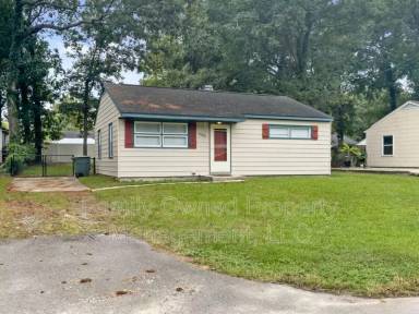 Main picture of 5805 Chaucer Dr