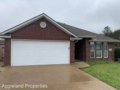 Main picture of 900 Gardenia St