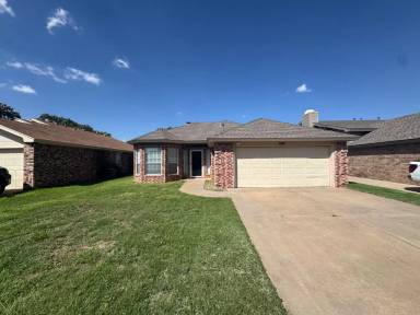 Main picture of 6118 8th Dr