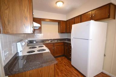 Main picture of 215 W South St