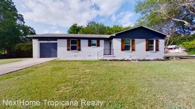 Main picture of 528 Meggs Blvd