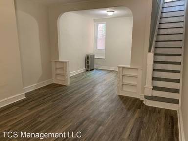 Main picture of 820 E Woodlawn Ave