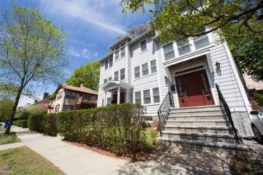 Main picture of 19 Beaconsfield Rd