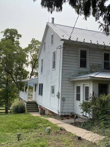 Main picture of 566 Mountain Rd