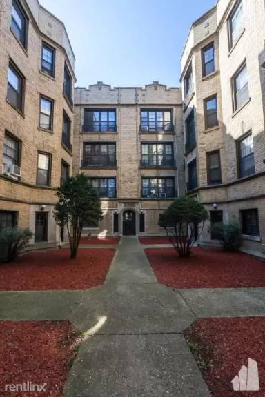 Main picture of 6364-68 N Hermitage Ave