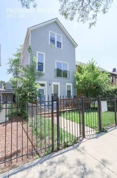 Main picture of 1729 N Whipple St
