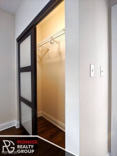 Main picture of 740 W Addison St